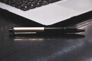 DŁUGOPIS PISZĄCY RAŻĄCY PRĄDEM SHOCK DOWCIP PRANK