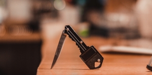 NÓŻ W KSZTAŁCIE KLUCZA NOŻYK SKŁADANY BRELOK